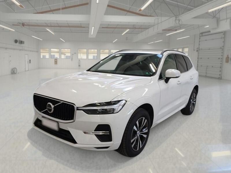 VOLVO XC60 B4 D AWD automatico Momentum Pro MY22