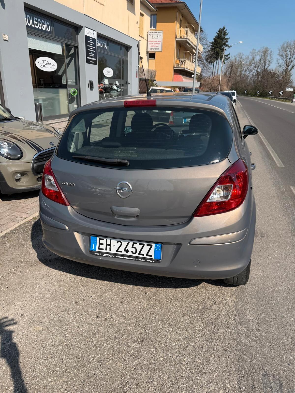 Opel Corsa 1.2 5P. Cosmo