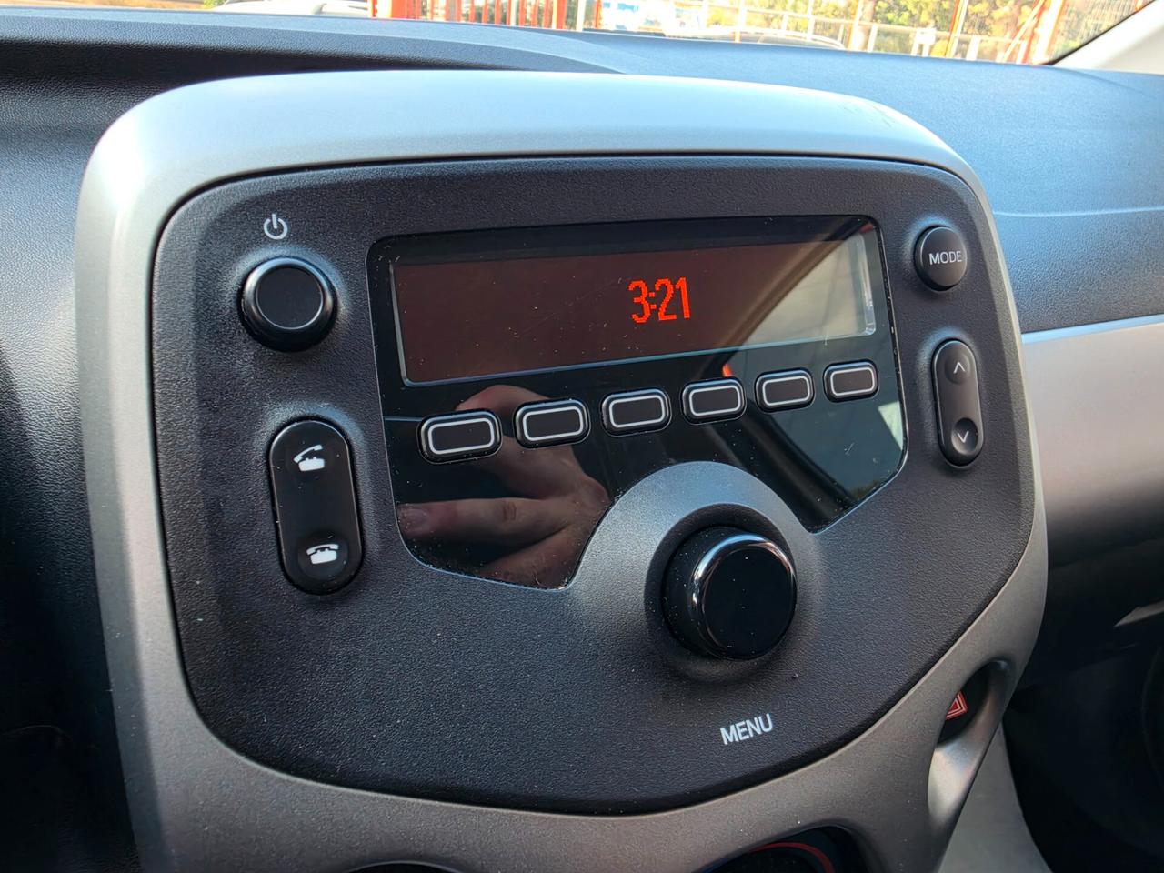 Peugeot 108 1,0 benzina 02/2018 Cv69 AUTOMATICA