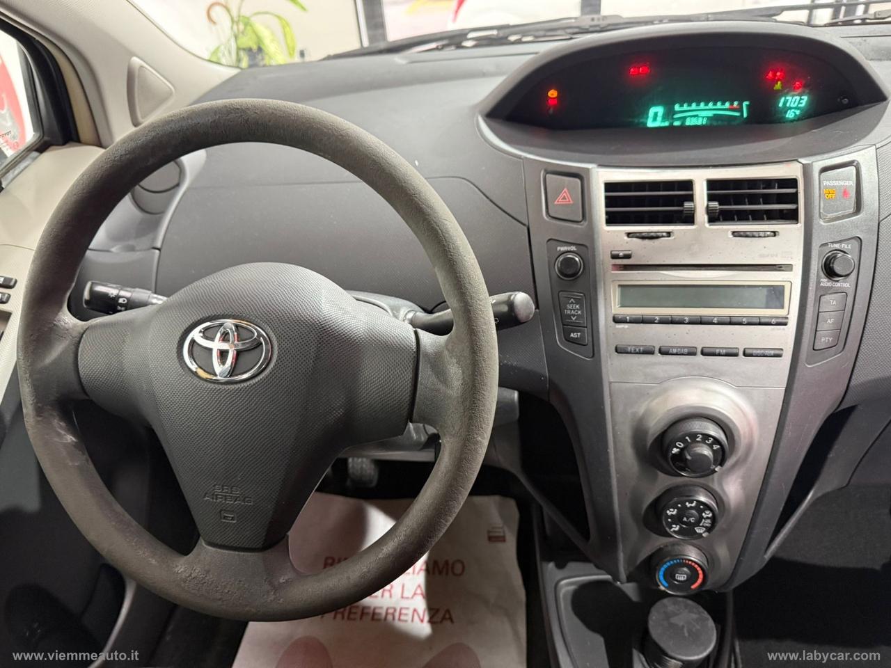 TOYOTA Yaris 1.0 16V 5p. Sol