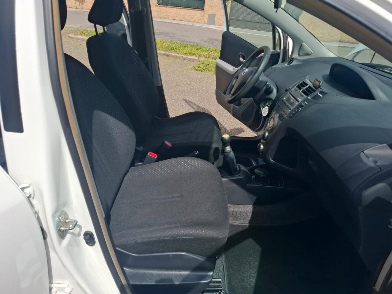 Toyota Yaris 1.0 5 porte 2011 SOLO 124.000 KM