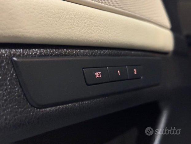 BMW 520 d xDrive Luxury Line/TETTO PANORAMICO