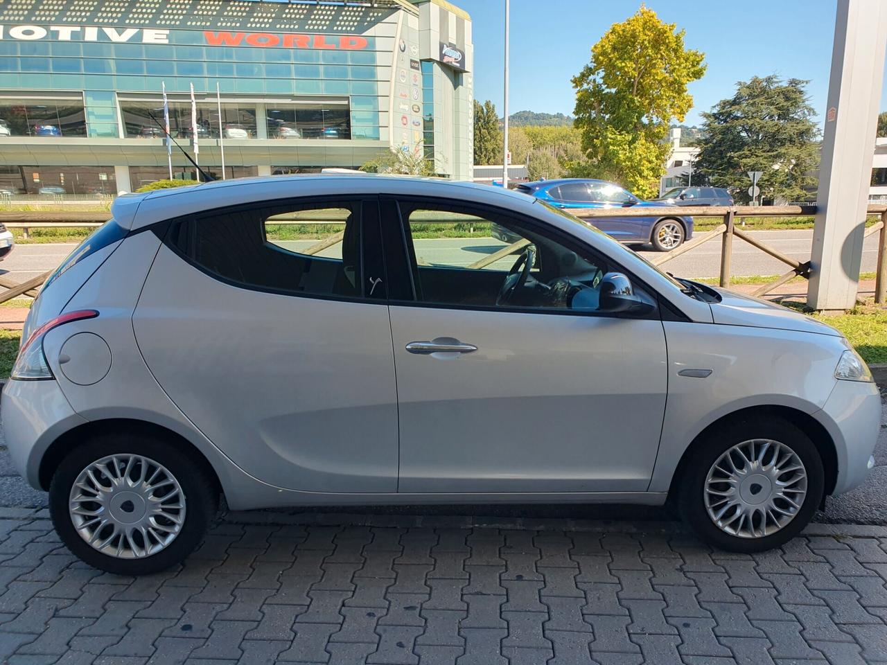 Lancia Ypsilon 1.2 69 CV 5 porte Mya