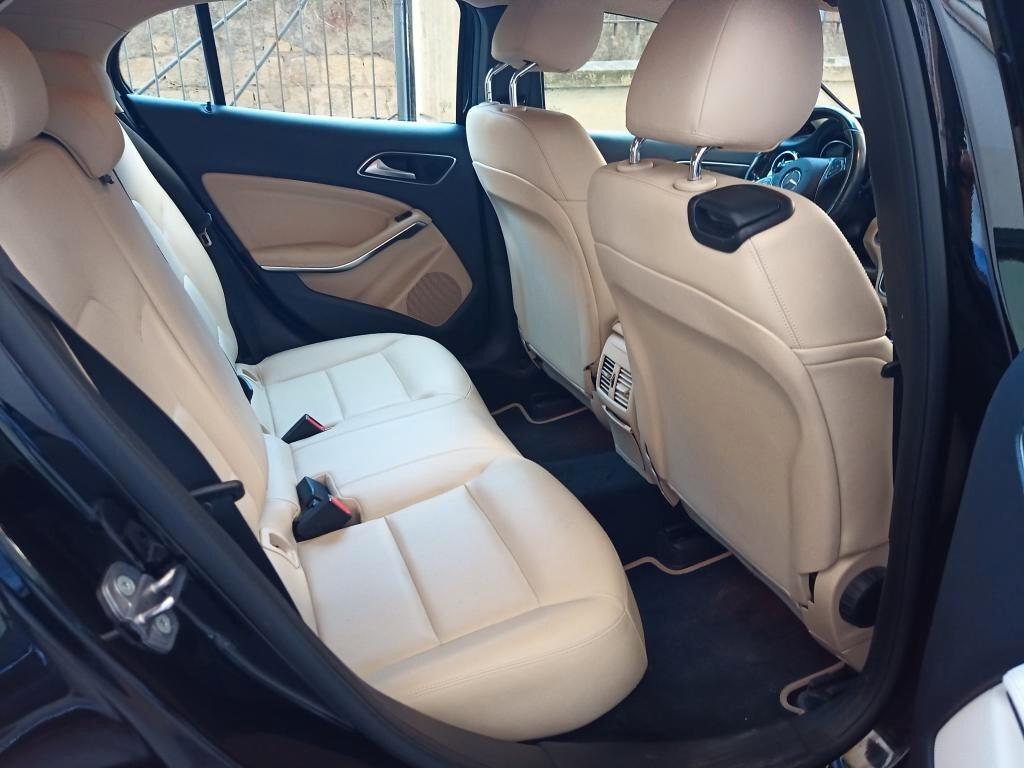 Mercedes-benz GLA 220 d Automatic 4Matic Premium