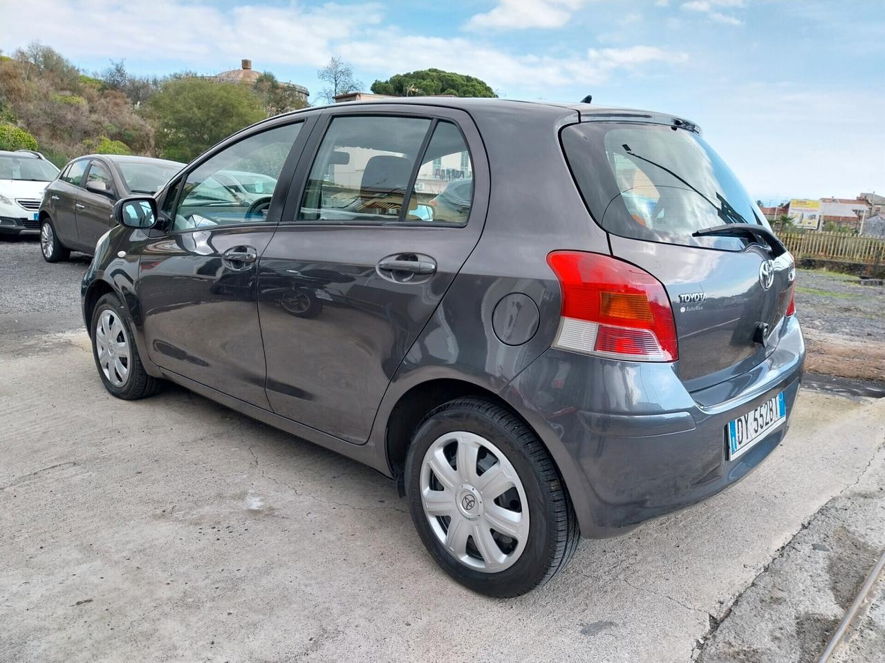 TOYOTA YARIS 1.0 BENZINA 110.000 KM UNICOPROPRIETA