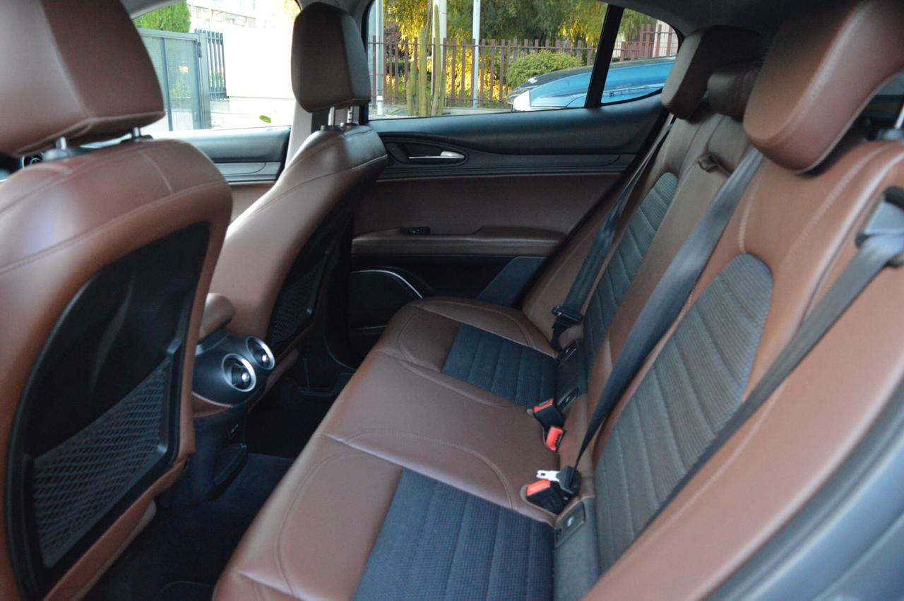 Alfa Romeo Stelvio 2.2 Turbodiesel 150 CV AT8 RWD Super