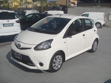 Toyota Aygo 1.0 5 porte Connect - 2013