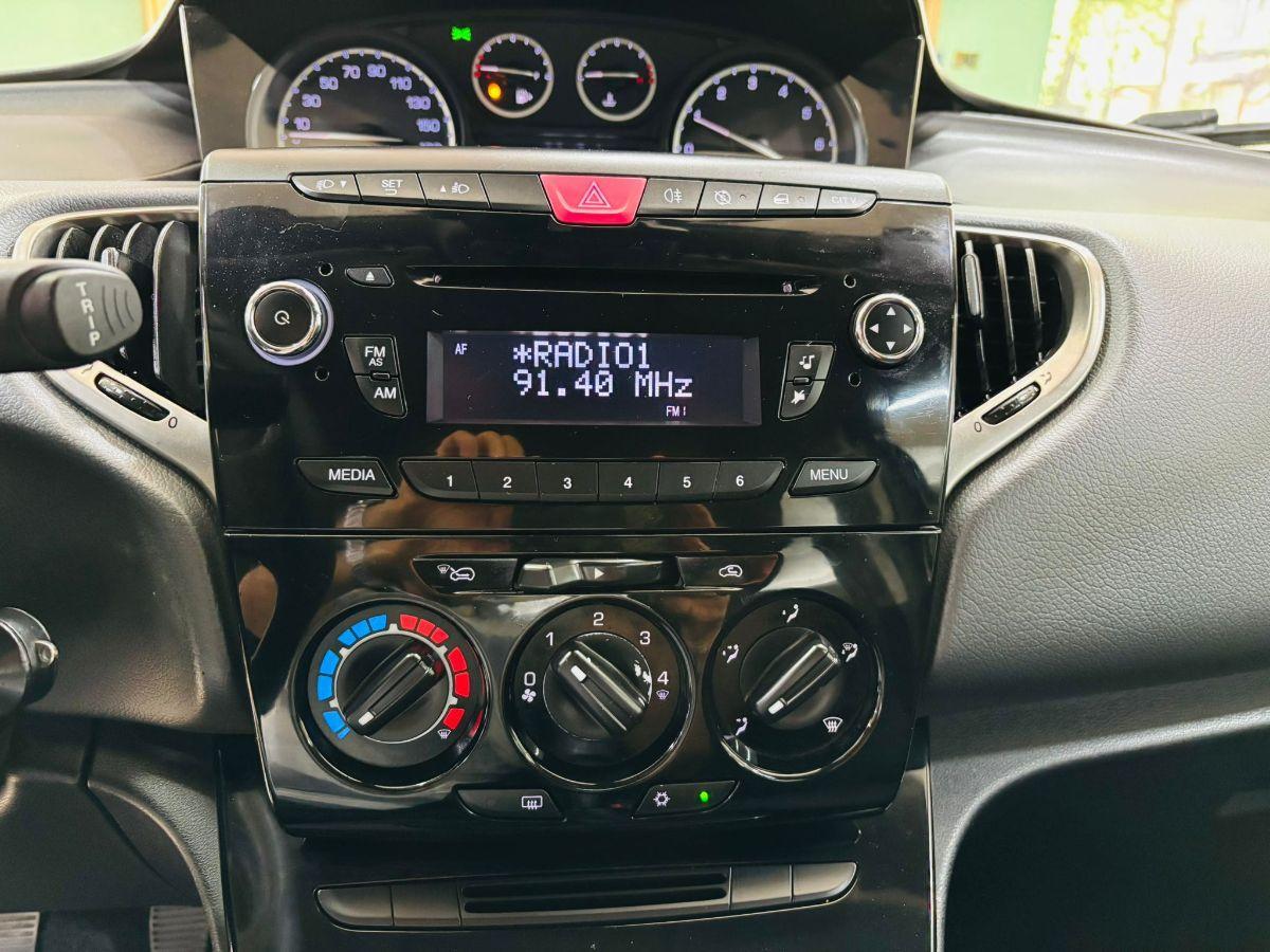 Lancia Ypsilon 1.2 70cv 5 porte Gold Neop.Ok