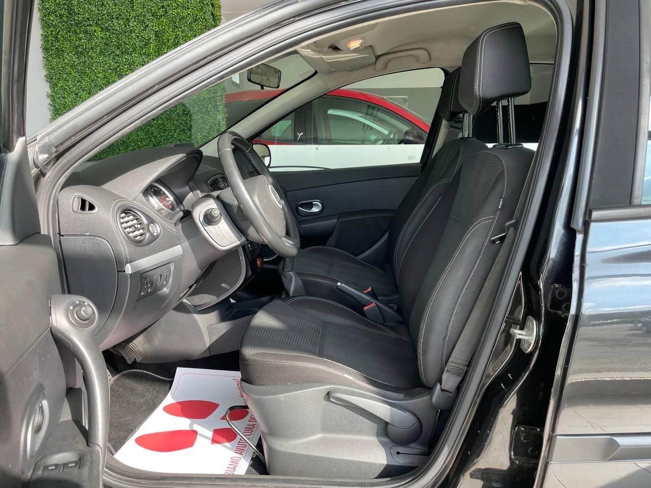 Renault Clio Euro 5 - Carrozzeria Grandinata