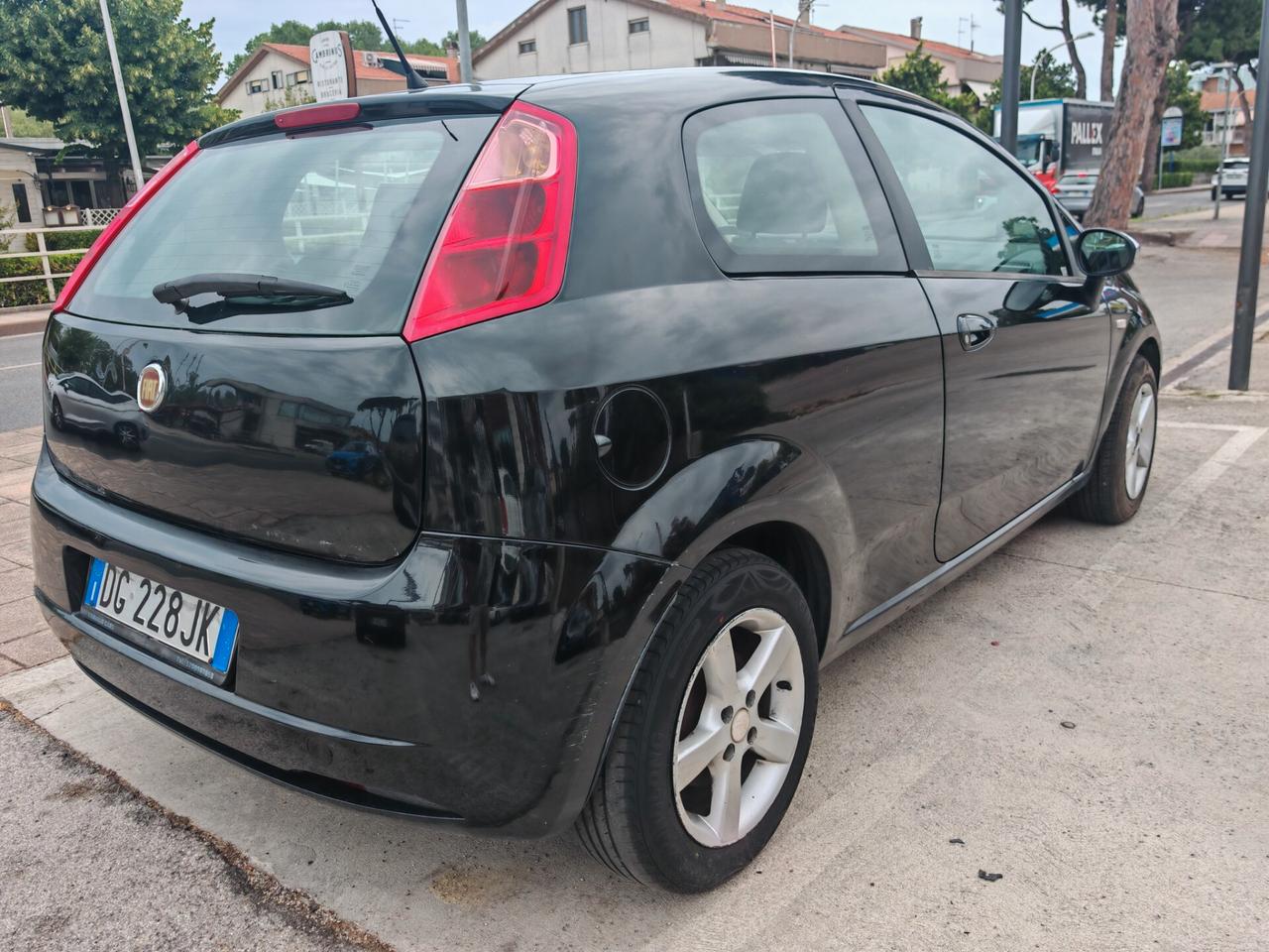 Fiat G Punto 1.3 MJT 75 CV 3p ok neopatentati.