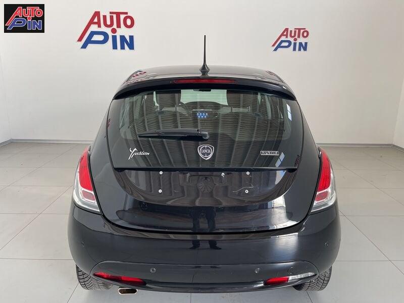 Lancia Ypsilon 1.0 FireFly 5 porte S&S Hybrid Gold *Display*