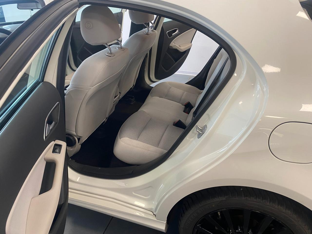 Mercedes-benz A 180 d Premium