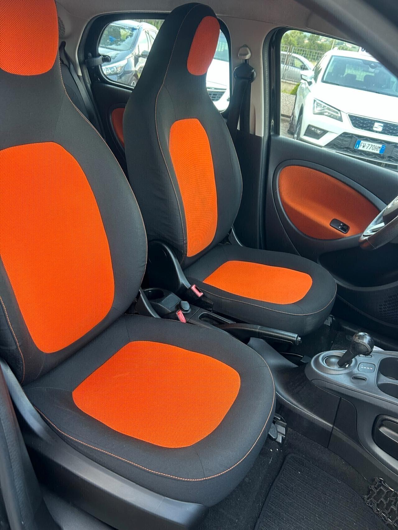 " UNA CHICCA " Smart ForFour 70 1.0 twinamic Passion