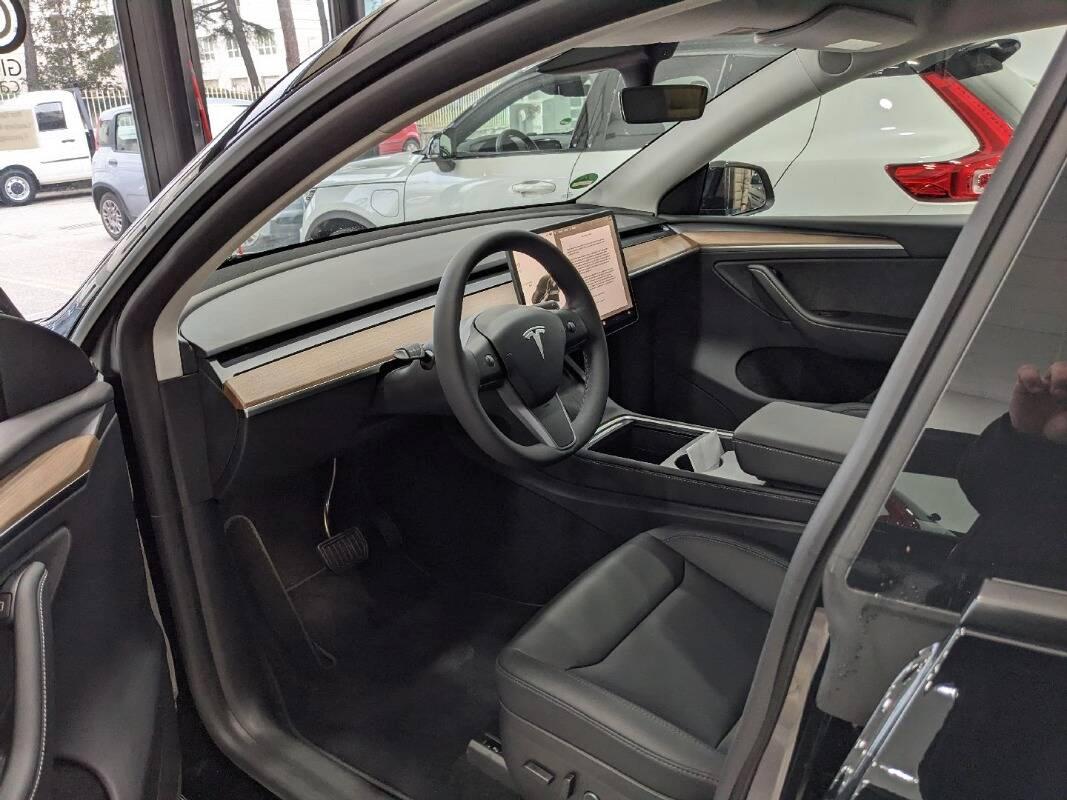 Tesla Model Y 440 cv, AWD, Tetto Panoramico, Autonomia WLTP 533km, 0-100km h 5.0 sec