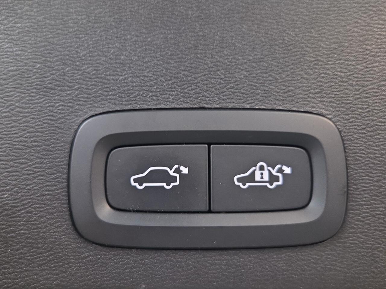 Volvo XC40 T3 Geartronic Momentum Pro