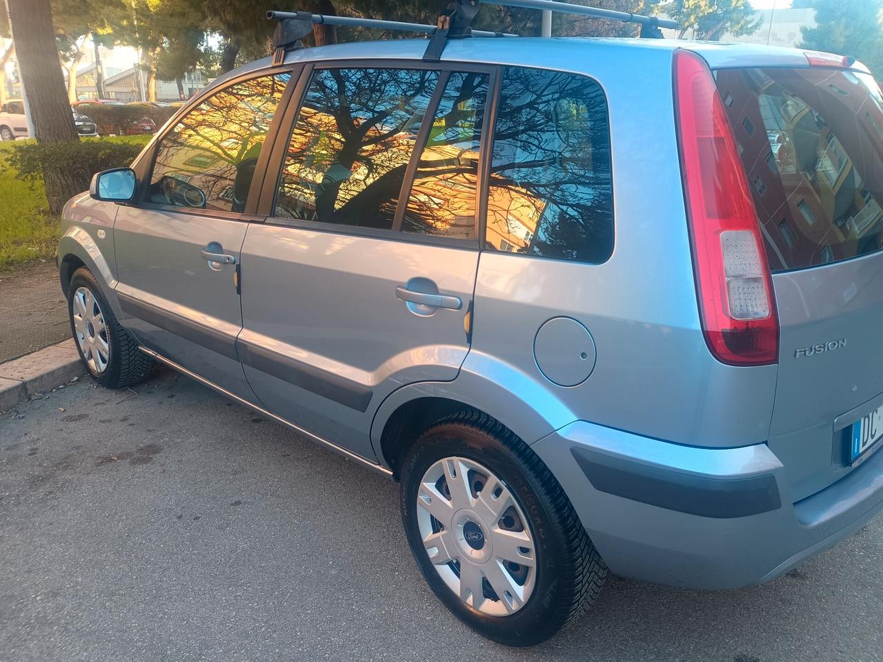 Ford Fusion 1.4 TDCi 5p. Collection