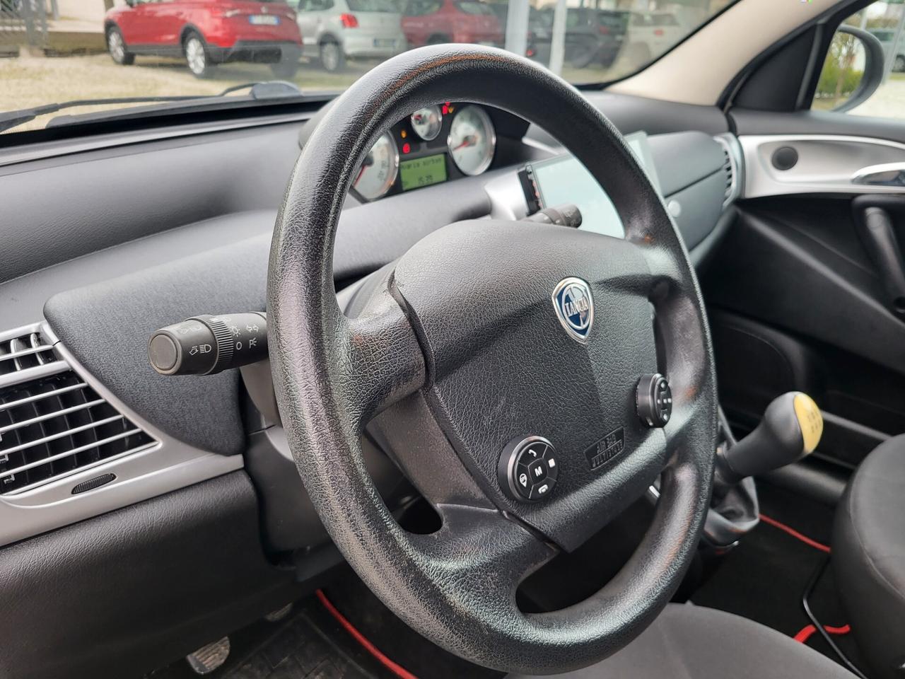 Lancia Ypsilon 1.3 MJT 75 CV Diva