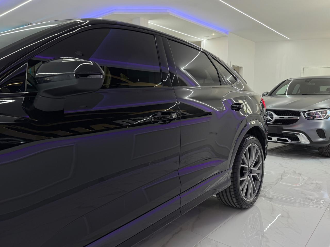 Audi Q3 2.0 TDI S-Tronic S-Line Identity Black