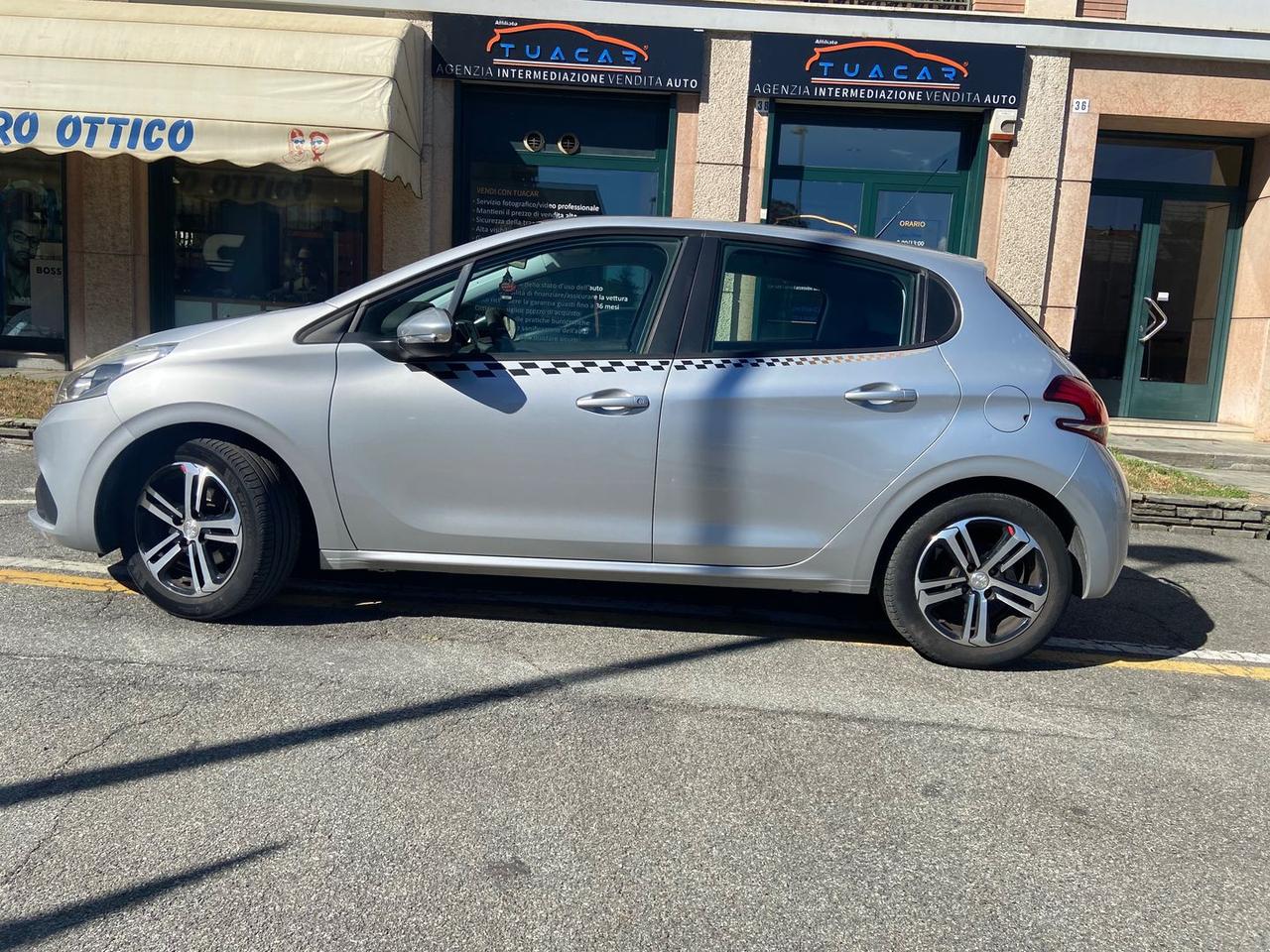 Peugeot 208 1.2 PureTech 82 Acti #6658