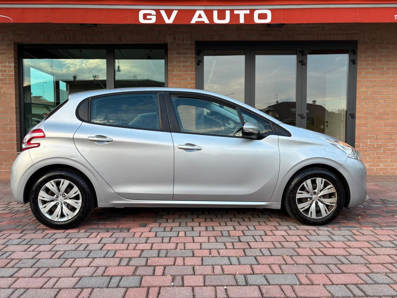 Peugeot 208 1.2 5 porte