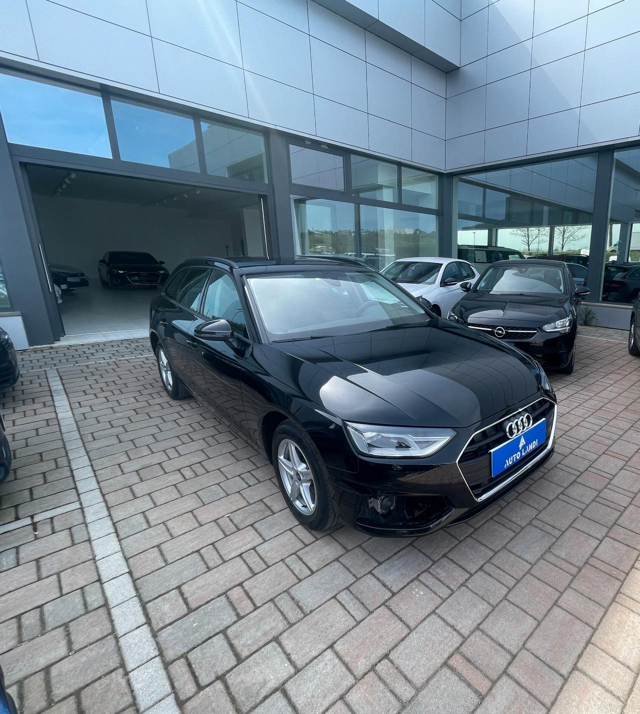 Audi A4 Avant 30 TDI/136 CV S tronic Business