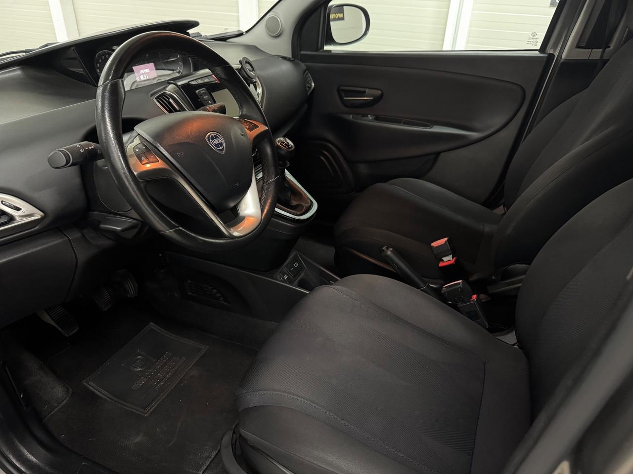 Lancia Ypsilon 1.2 69 CV 5 porte GPL Ecochic Monogram