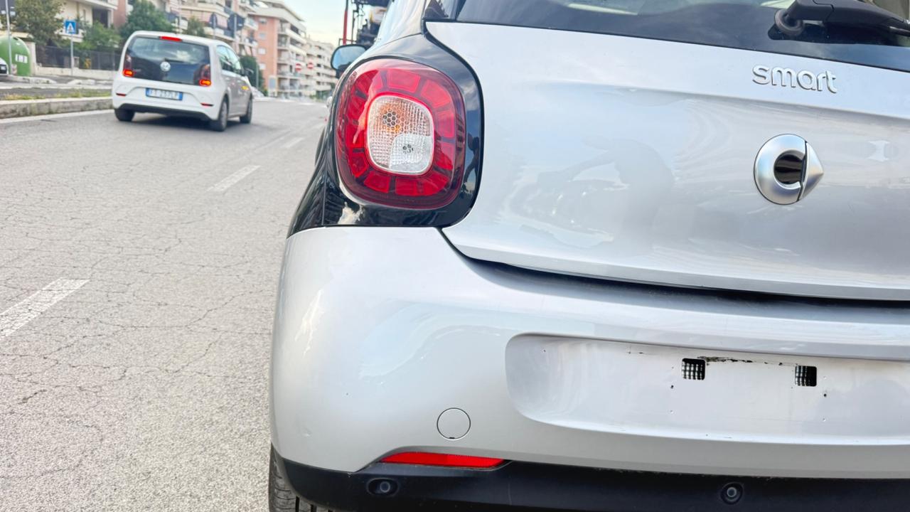 Smart ForFour 70 1.0 Passion LED PSC BLUETOOTH CERCHI 15