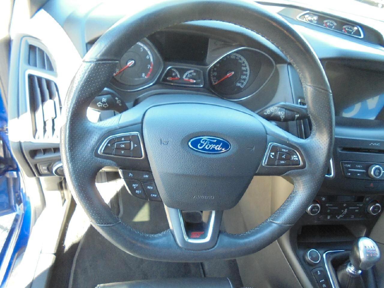 Ford Focus ST 18" NAVY SENS PARK CRUISE CONTROL RETROCAMERA SEDILI PELLE/TESSUTO FORD SYNC 3