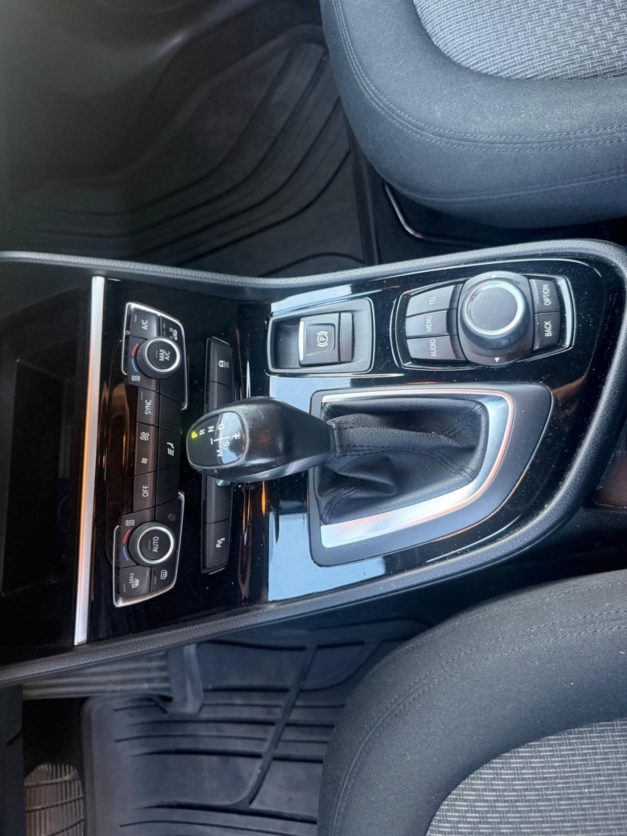 Bmw 218i Luxury