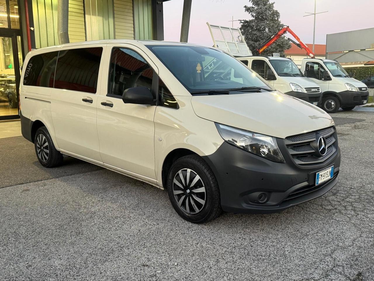 Mercedes Benz vito114CDI AUTOMATICO 5 POSTI AUTOCARRO lungo