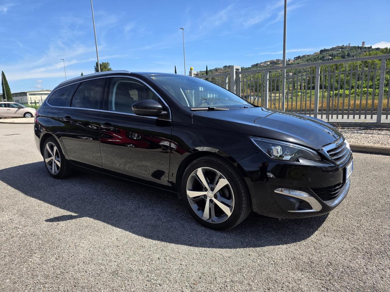 Peugeot 308 BlueHDi 120 S&S EAT6 SW Allure