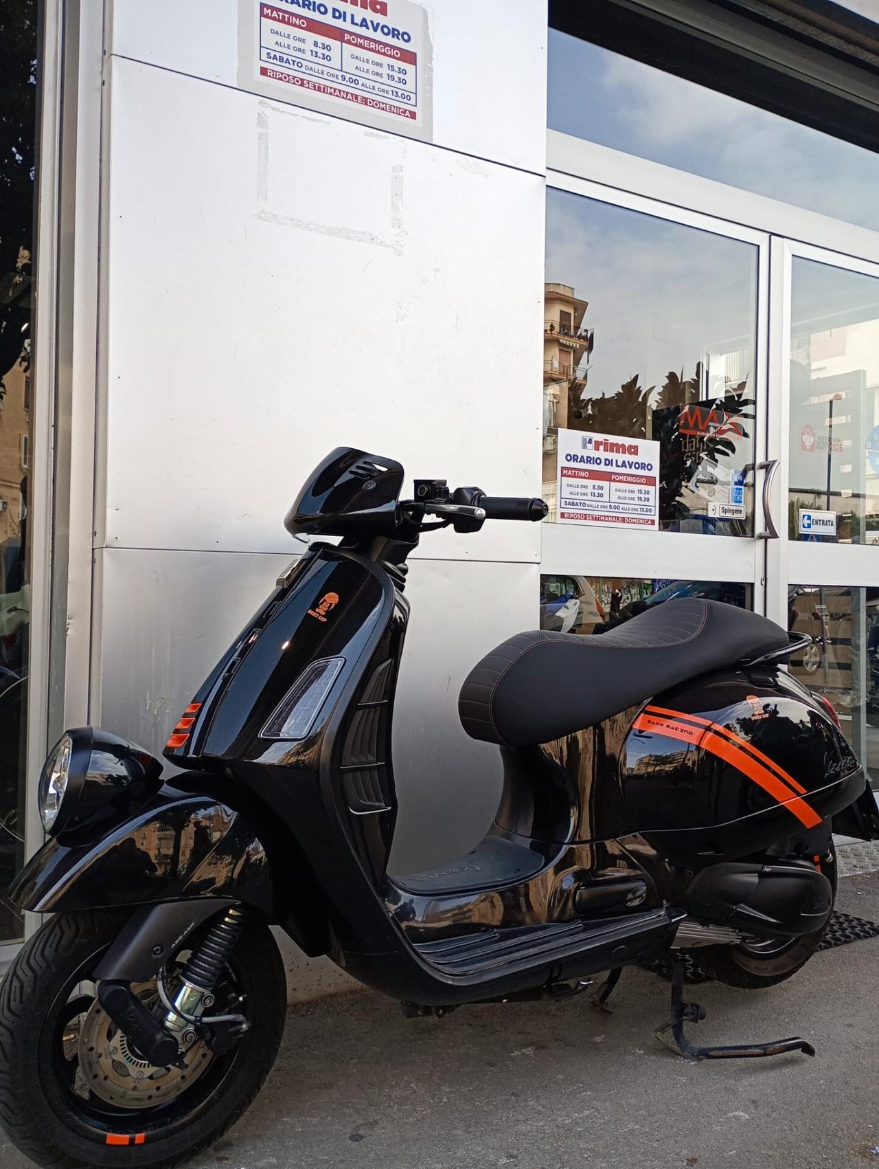 Piaggio Vespa 300 GTV "VIA MONTENAPOLEONE"