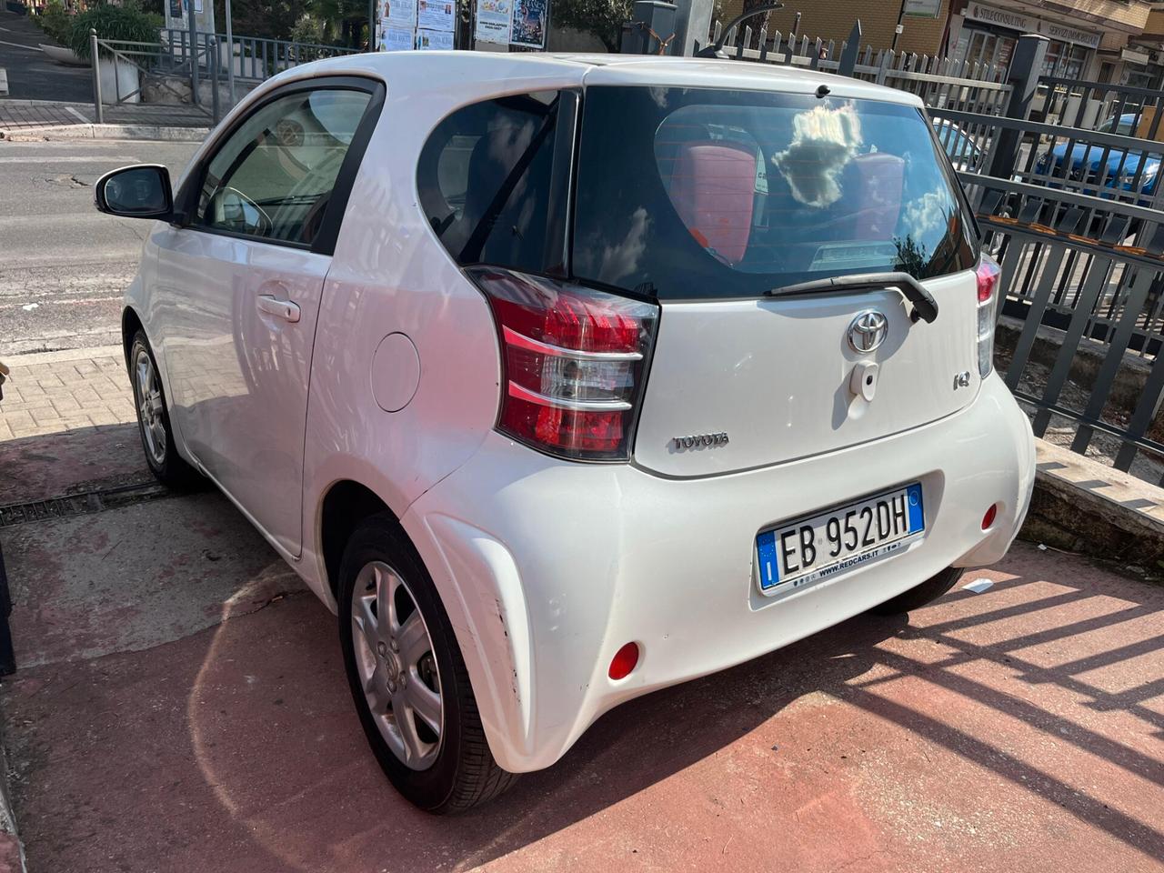 Toyota iQ 1.0