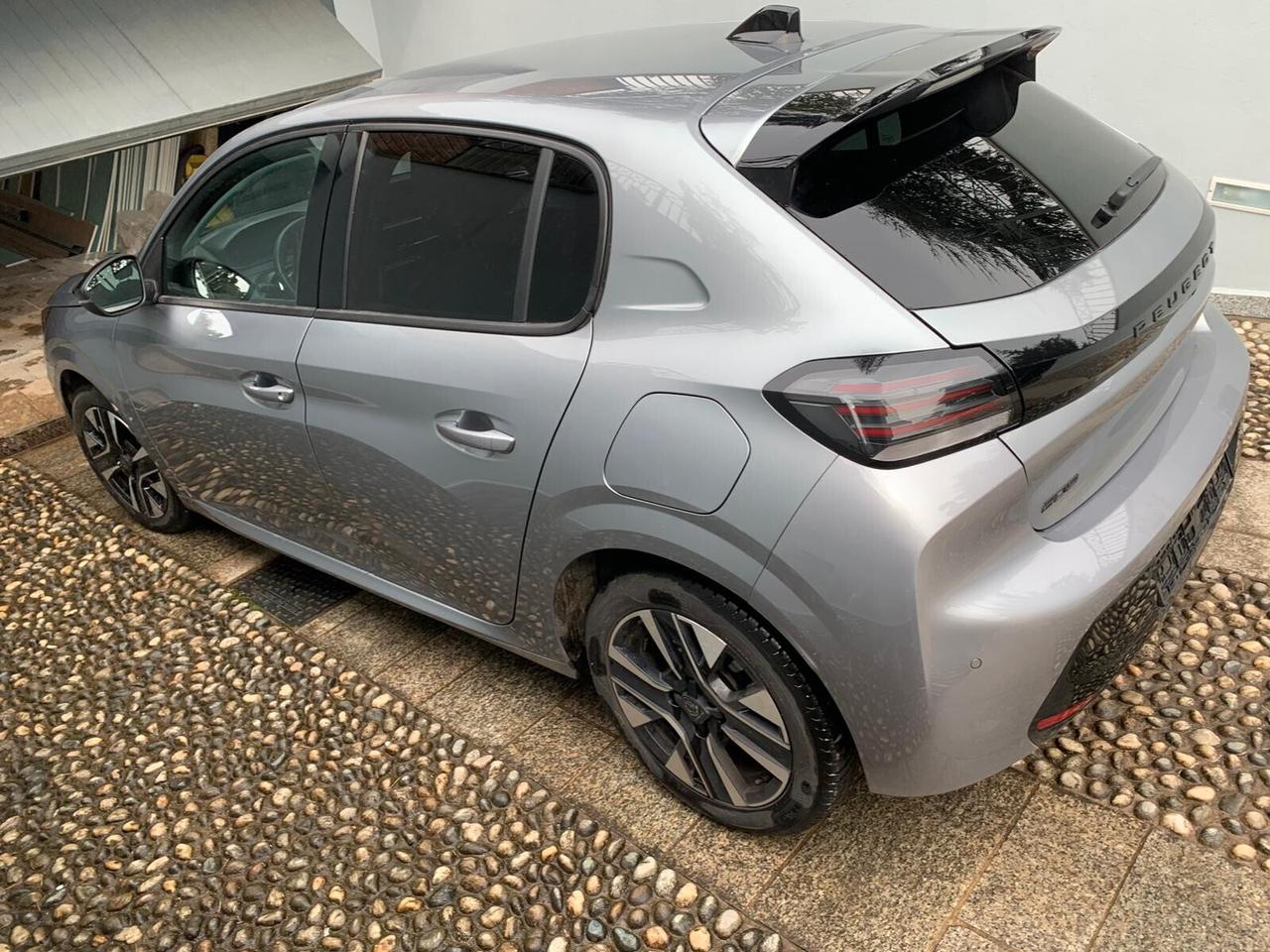 Peugeot 208 PureTech 100 Stop&Start 5 porte Allure