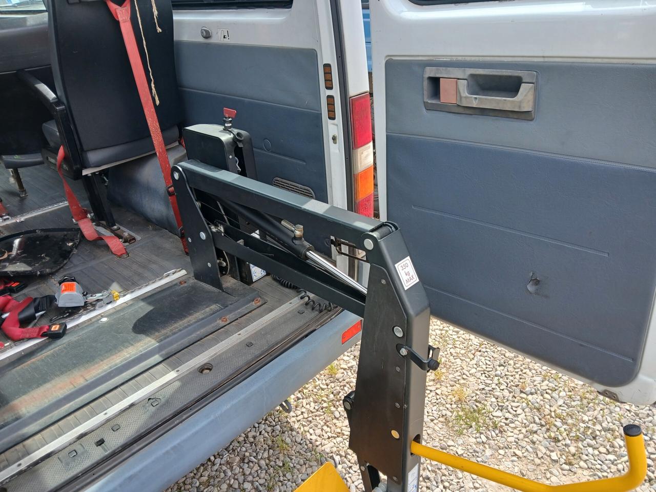 Mercedes Sprinter 9 posti clima pedana