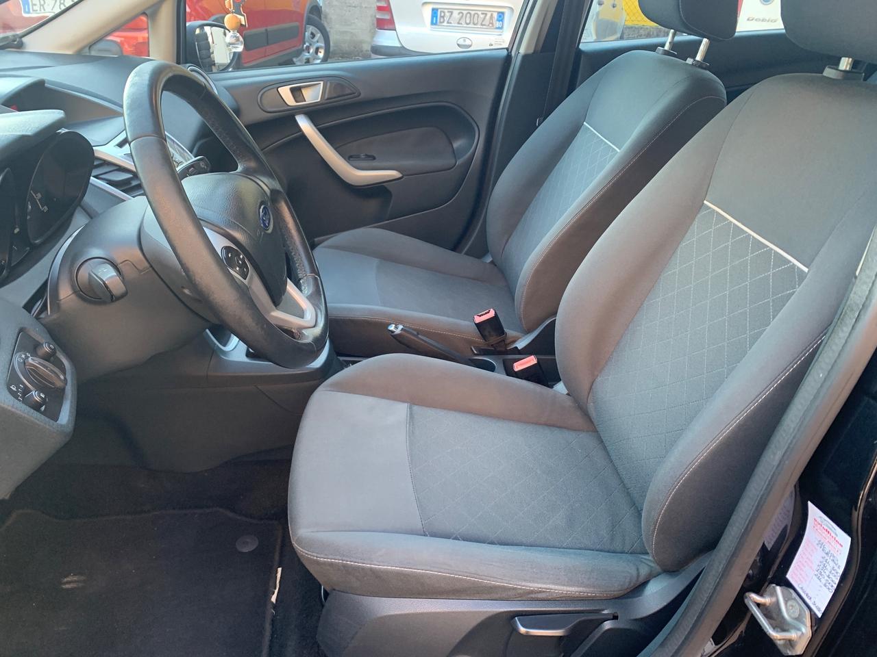 Ford Fiesta 1.4 TDCi 70CV 5 porte