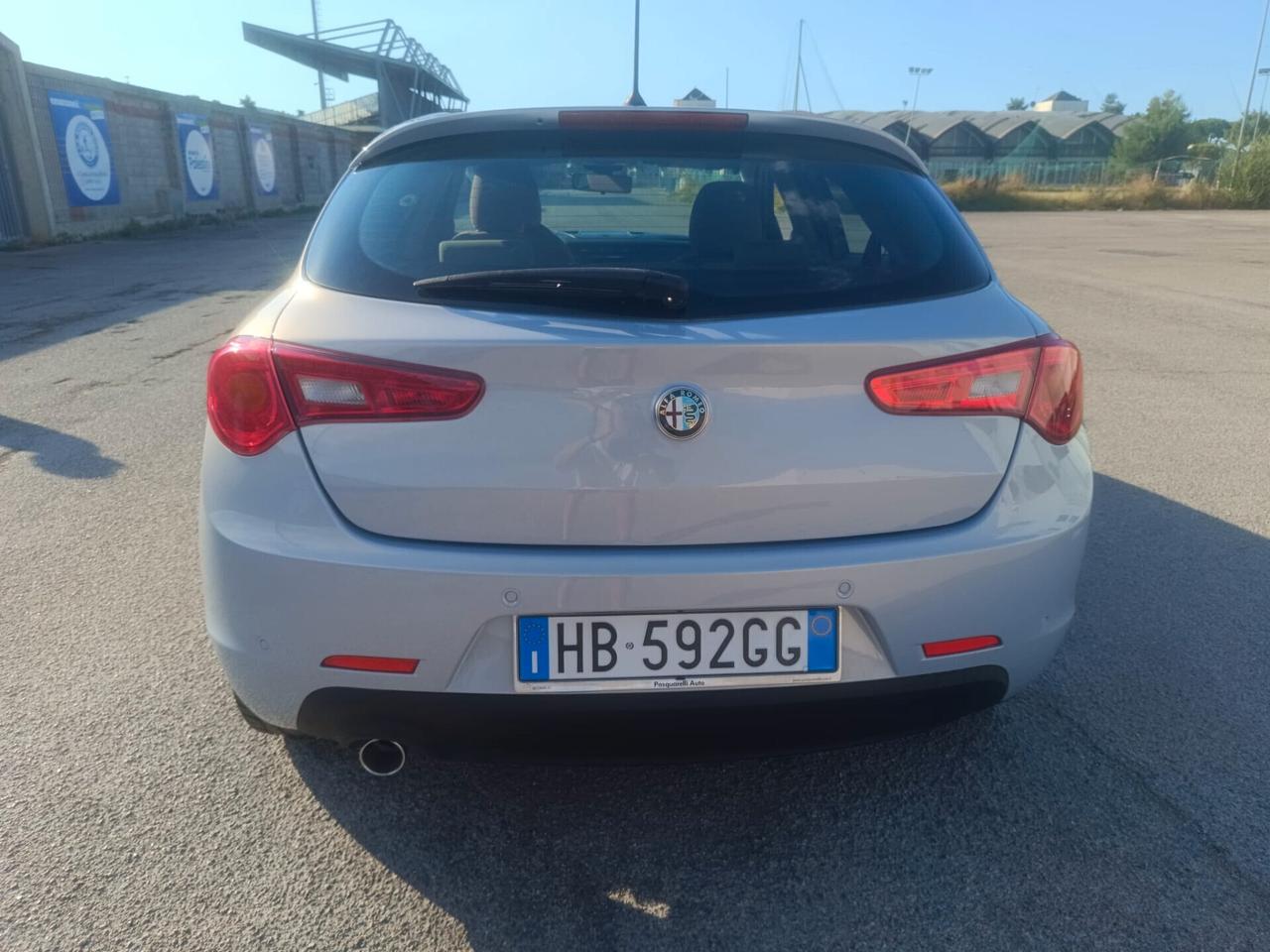 Alfa Romeo Giulietta 1.6 JTD105 cv ok neopatentati.