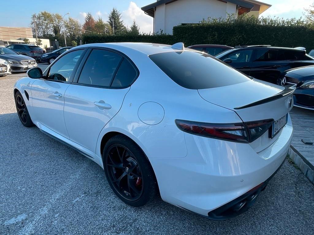 Alfa Romeo Giulia 2.9 T V6 AT8 Quadrifoglio