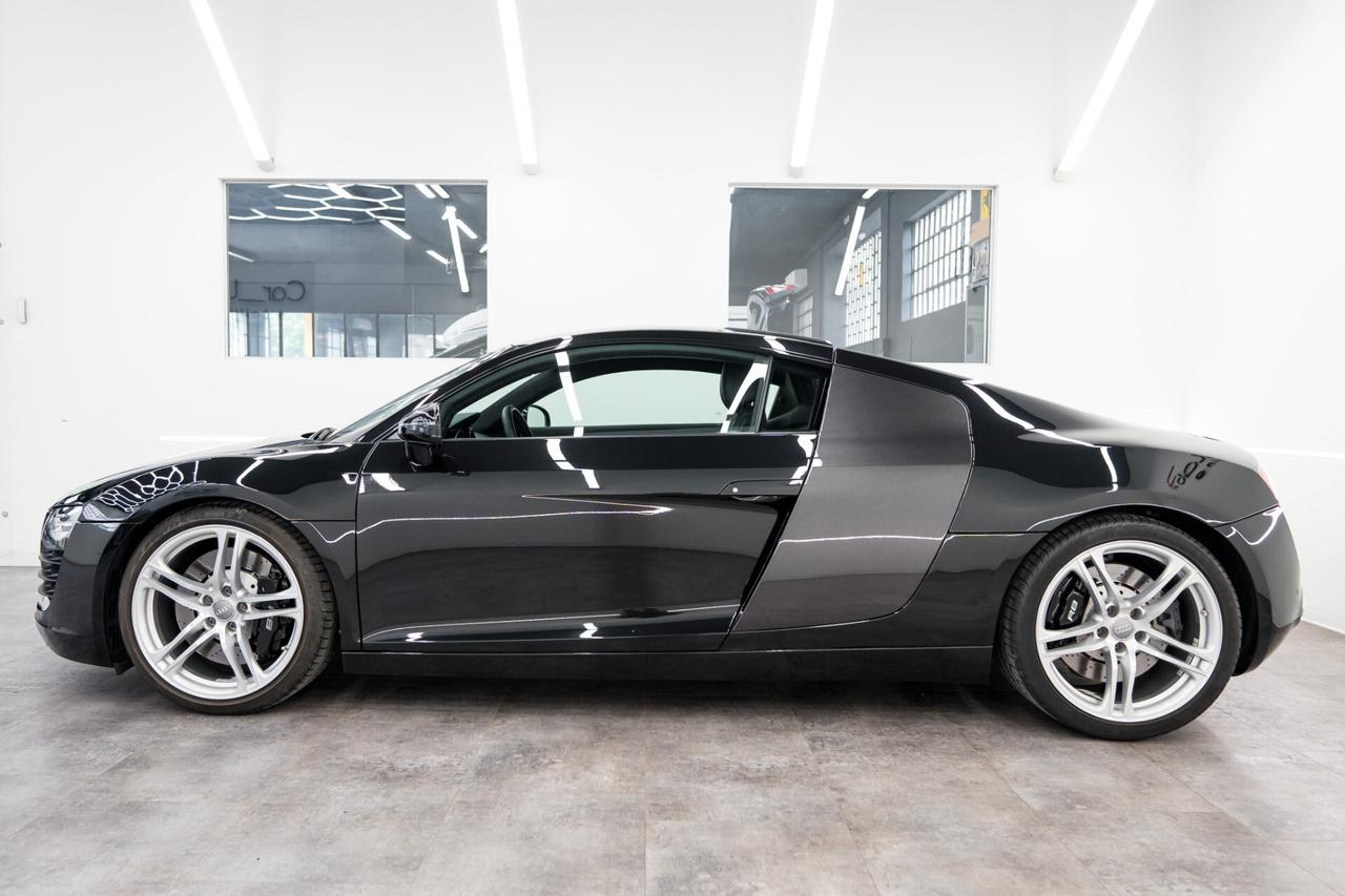 Audi R8 4.2 V8 FSI quattro R tronic IVA ESPOSTA