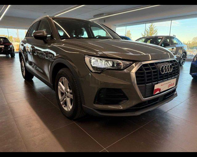 AUDI Q3 35 TDI S tronic Business