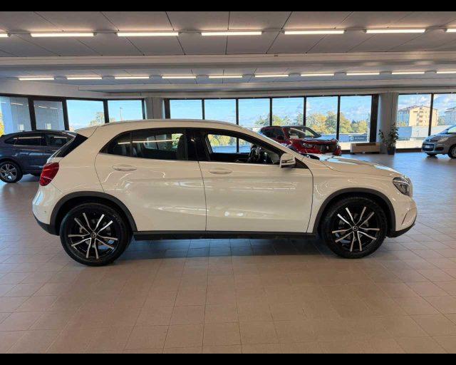 MERCEDES-BENZ GLA 180 CDI Automatic Sport
