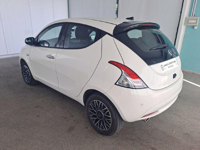 Lancia Ypsilon 1.0 FireFly 70cv Hybrid Platino