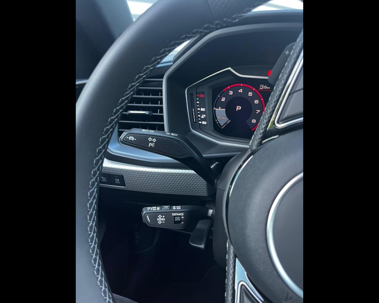 AUDI A1 SPORTBACK 35 TFSI S-TRONIC IDENTITY BLACK