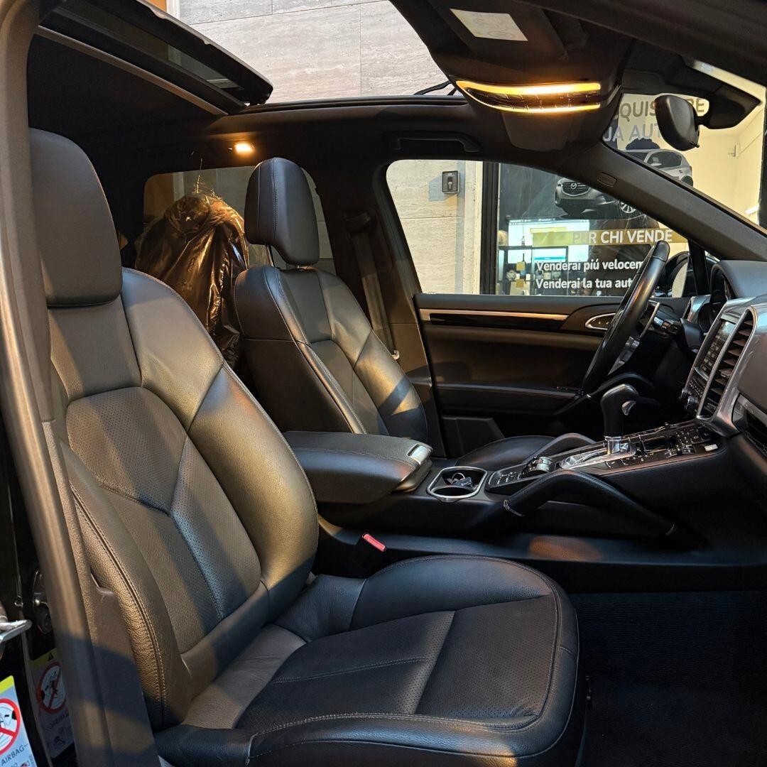 Porsche Cayenne 3.0 V6 262cv **FULL OPTIONAL**