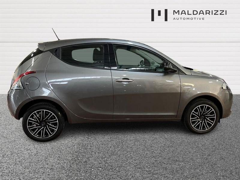 Lancia Ypsilon III 2021 1.0 firefly hybrid Silver s&s 70cv 5p.ti