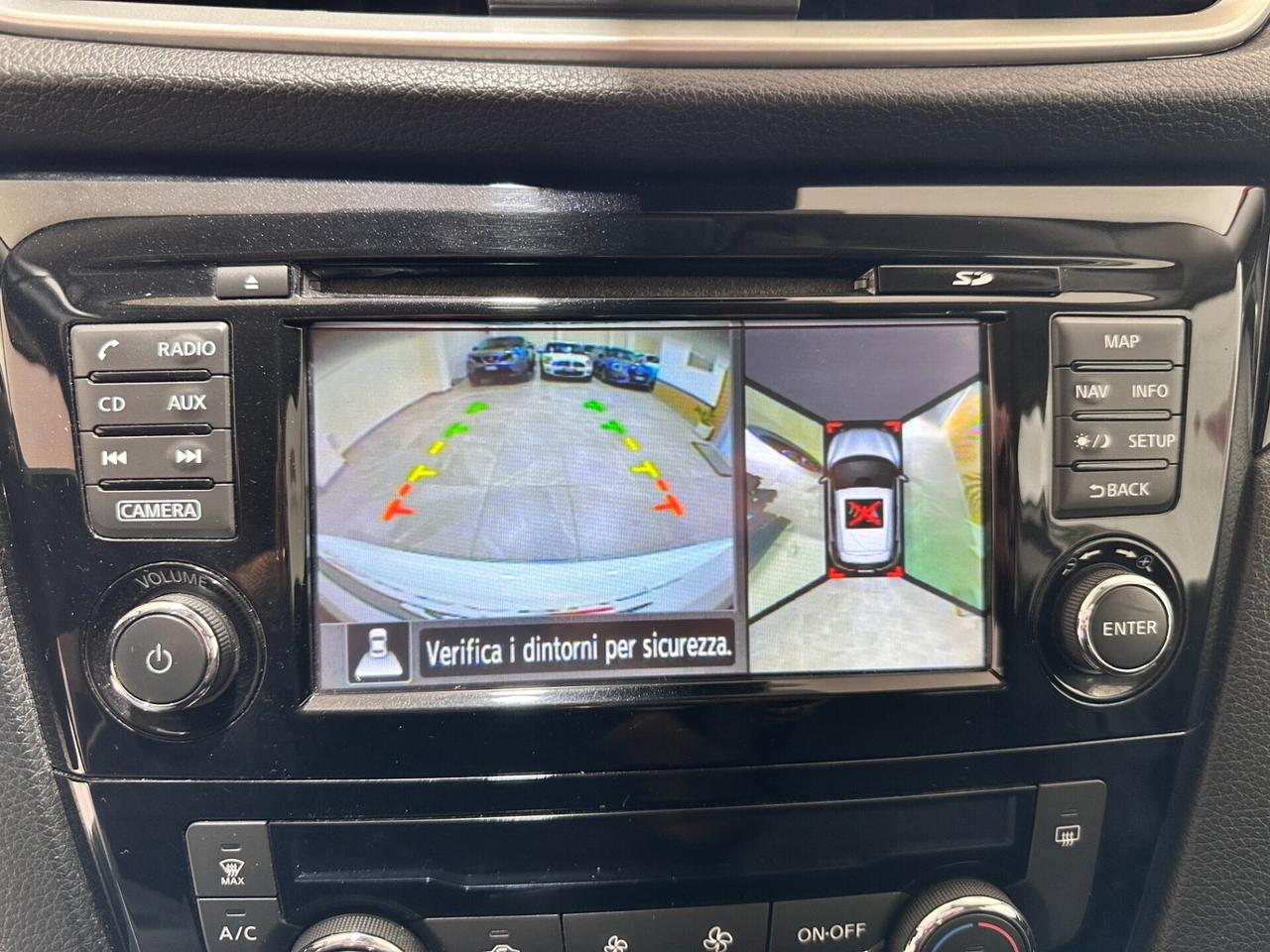 Nissan Qashqai 1.5 dCi N-Connecta – DA VETRI