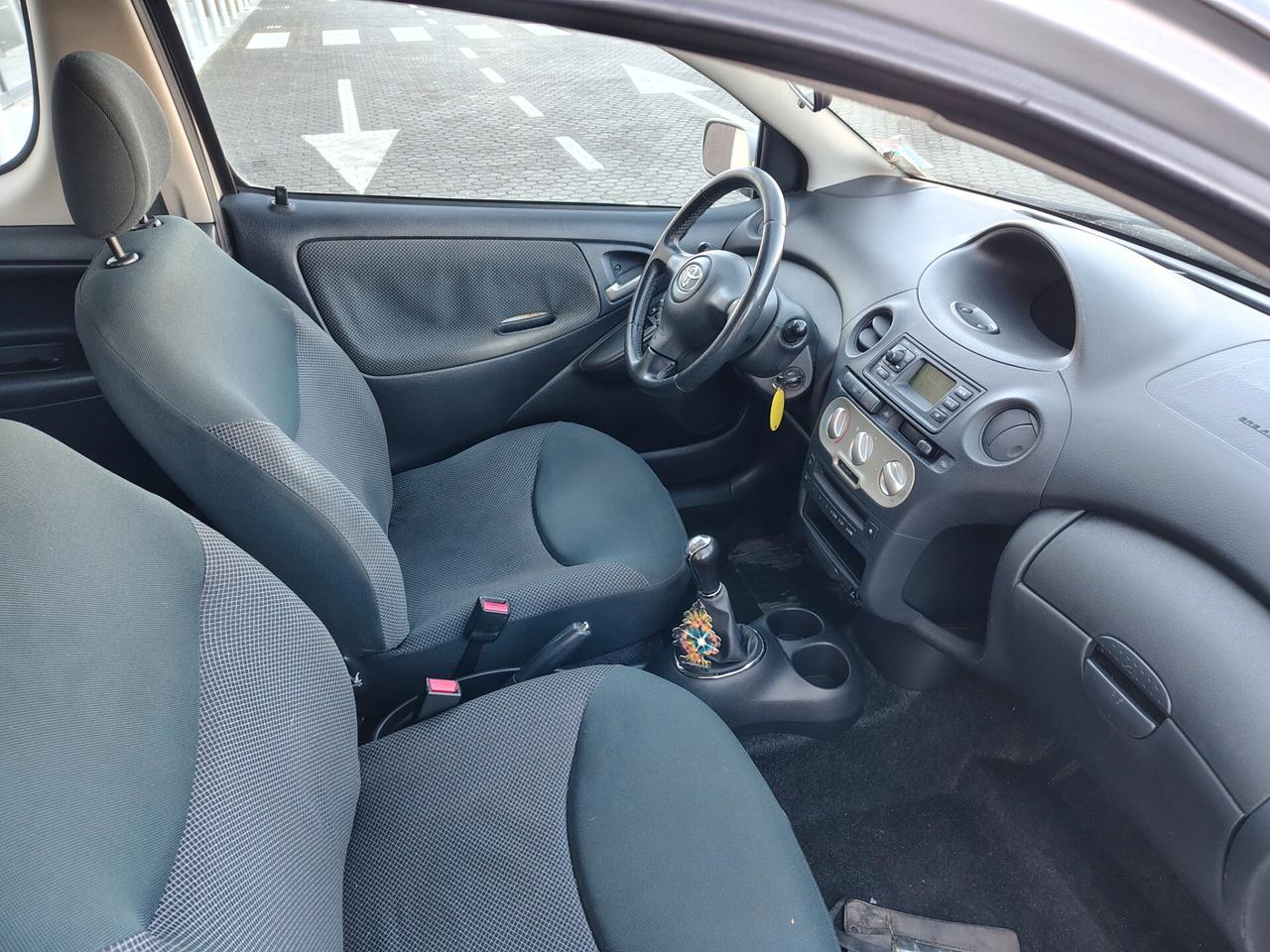 Toyota Yaris 1.3i 16V cat 3 porte Sol