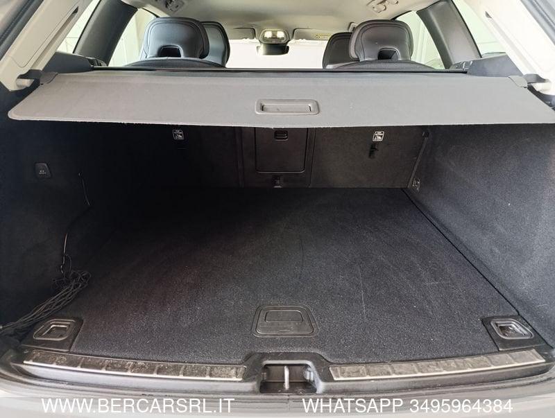 Volvo XC60 XC60 B4 (d) AWD automatico Essential