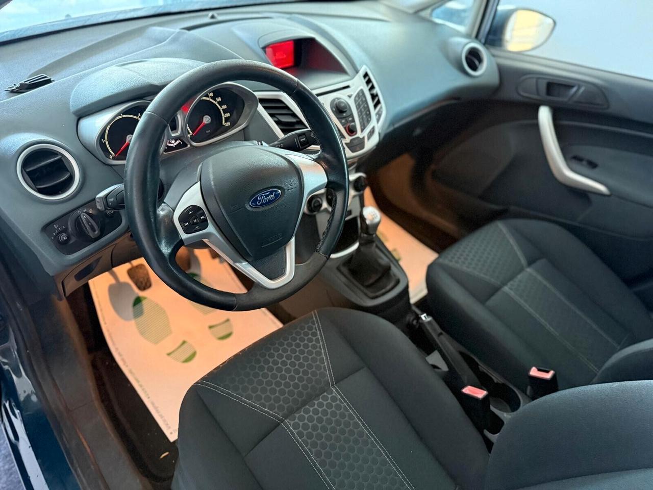 Ford Fiesta 1.4 TDCi 5p. Titanium