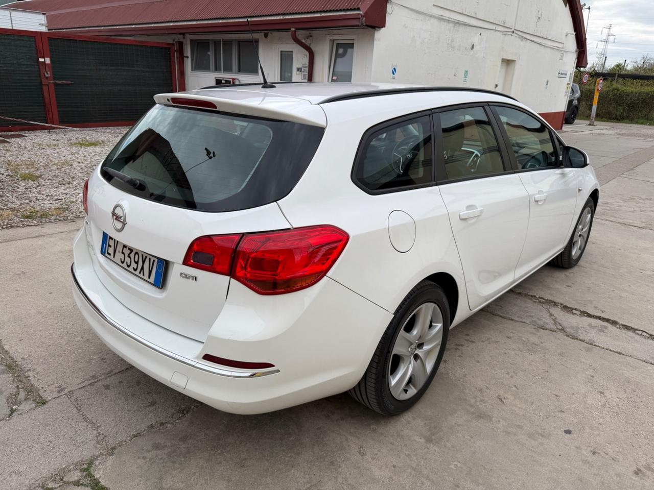 Opel Astra 1.7 CDTI 110CV Sports Tourer Cosmo